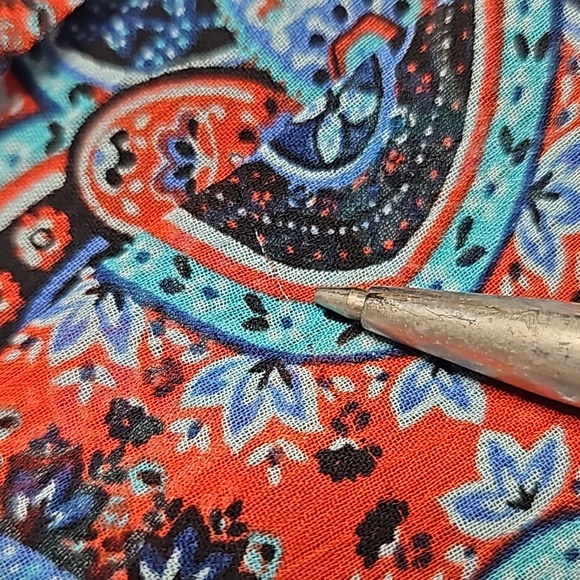 41 Hawthorn Sleeveless Paisley Blouse Red Navy Turquoise High Low Hem Size M - Picture 15 of 16